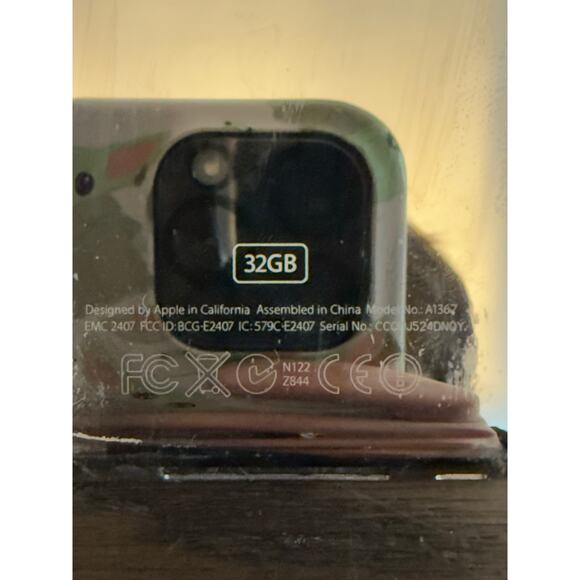 Apple iPod Touch 4th Generation A1367-32GB (Needs Battery Replacement) - Picture 4 of 7